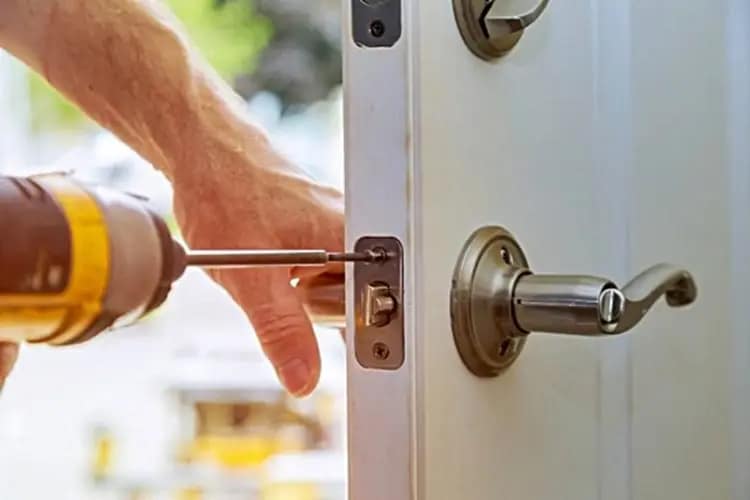 Sakarya Kapı Açma 1 Sakarya Kapı Açma - Çekili Kapı Açma - 0535 358 85 54